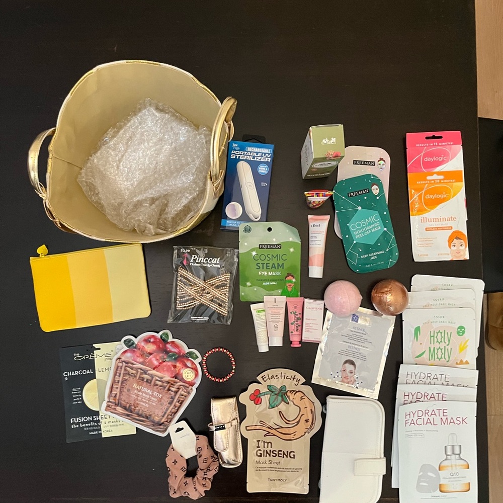 BEAUTY BUNDLE! Comes With Basket